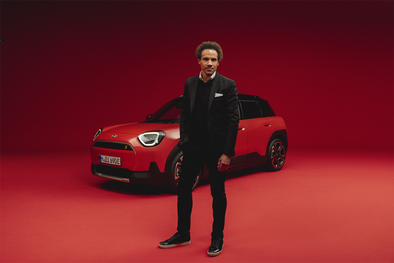 Young, individual, different: the new fully electric mini aceman.