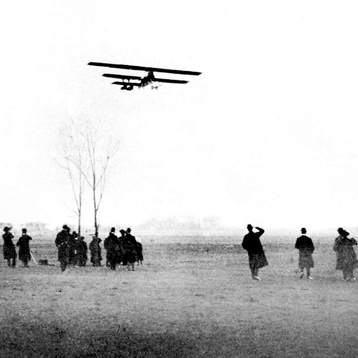 Gründungsbilder von BMW als Flugzeugmotorenhersteller.