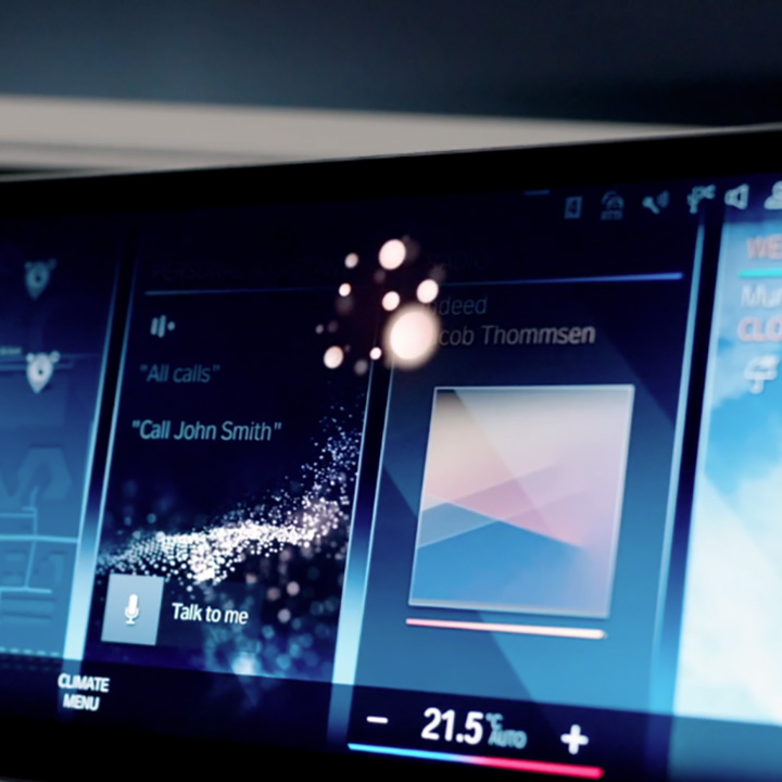 BMW In-Car Display in einem modernen Fahrzeug