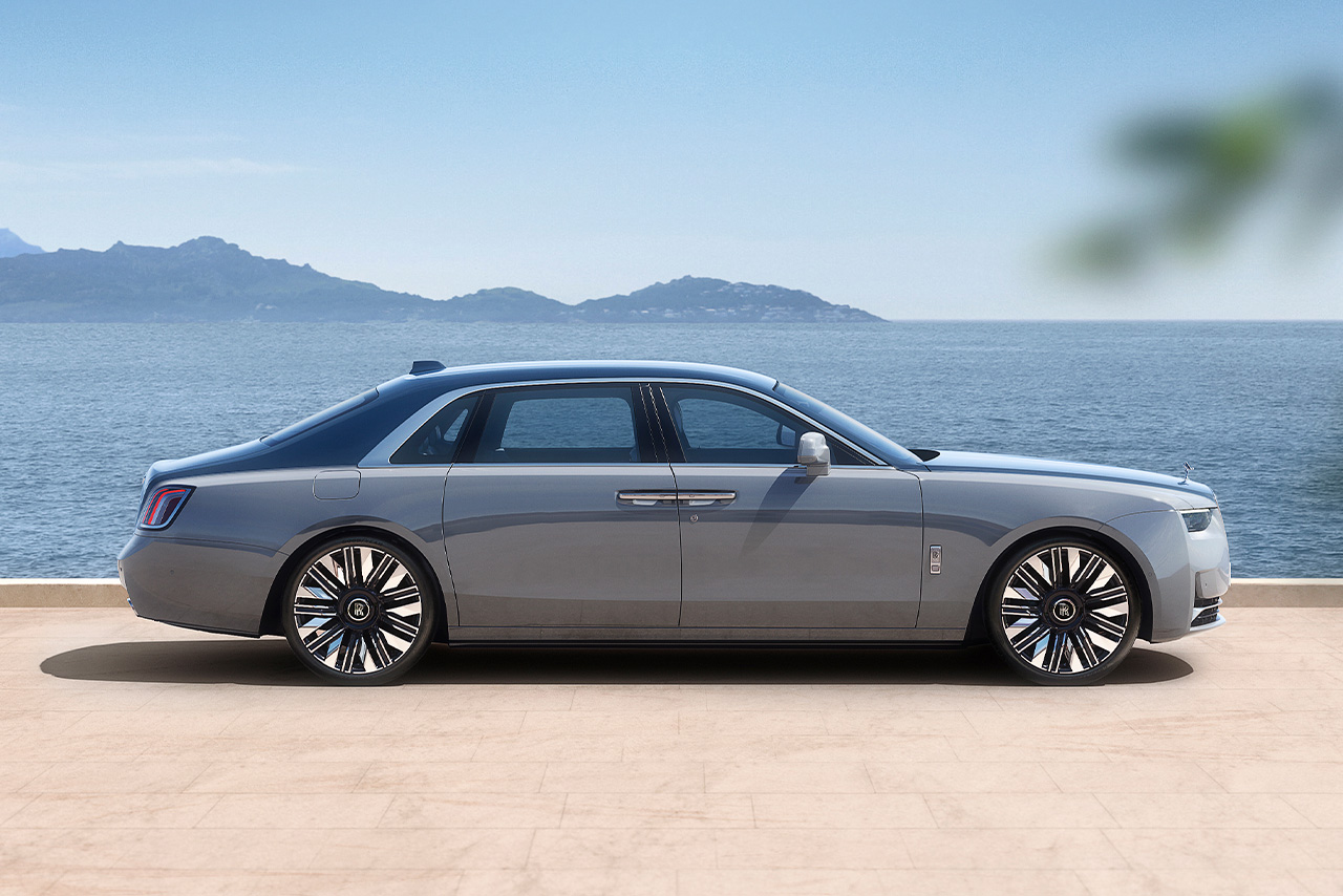 Rolls-Royce Spectre am Comer See