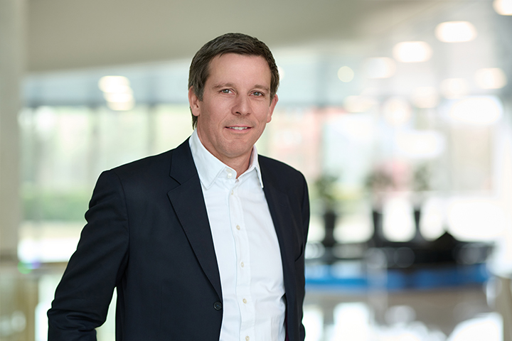 Portrait photo Patrick Neumayer, Equity & Debt IR