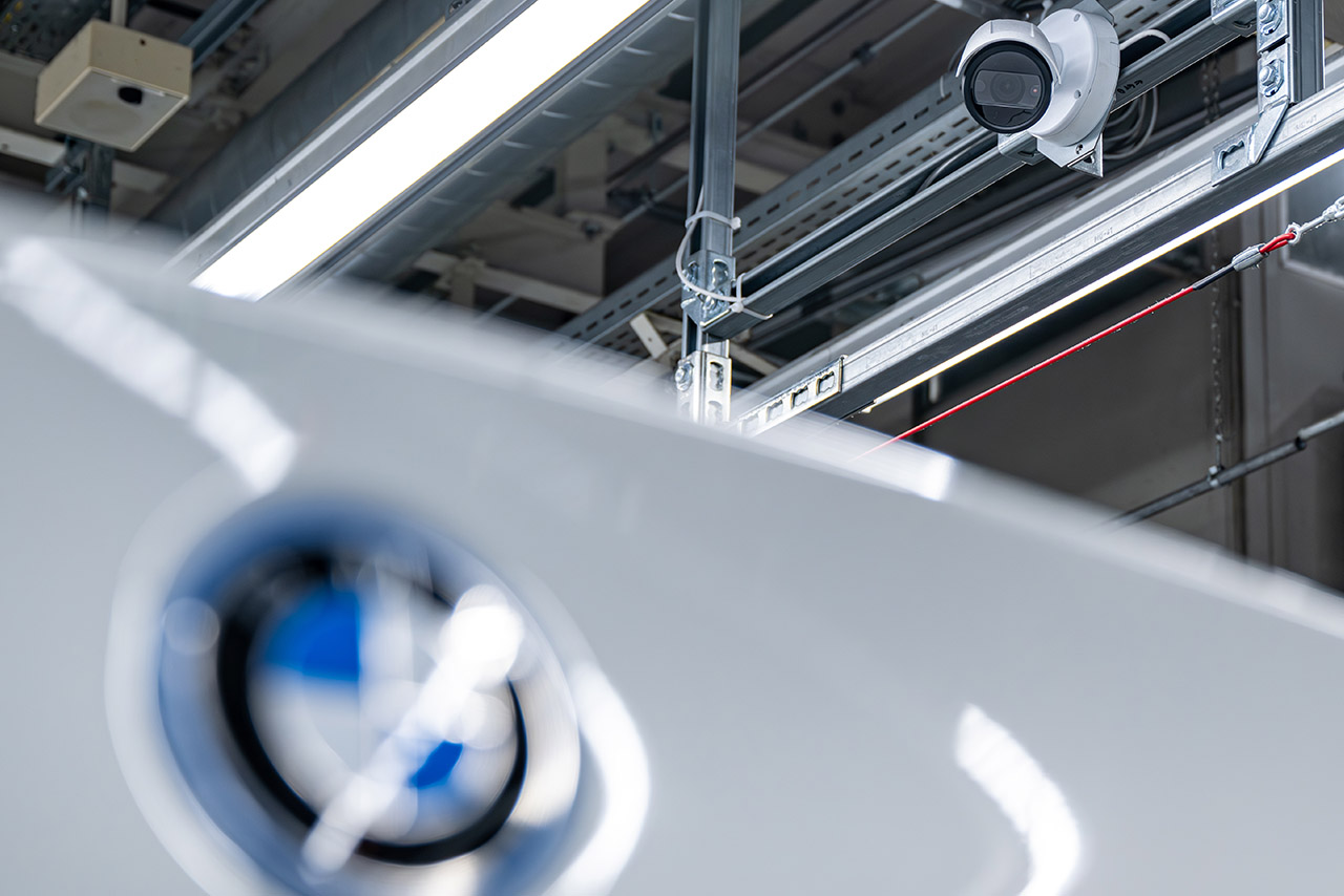 Künstliche Intelligenz begleitet die Produktion eines Fahrzeugs per Kamera