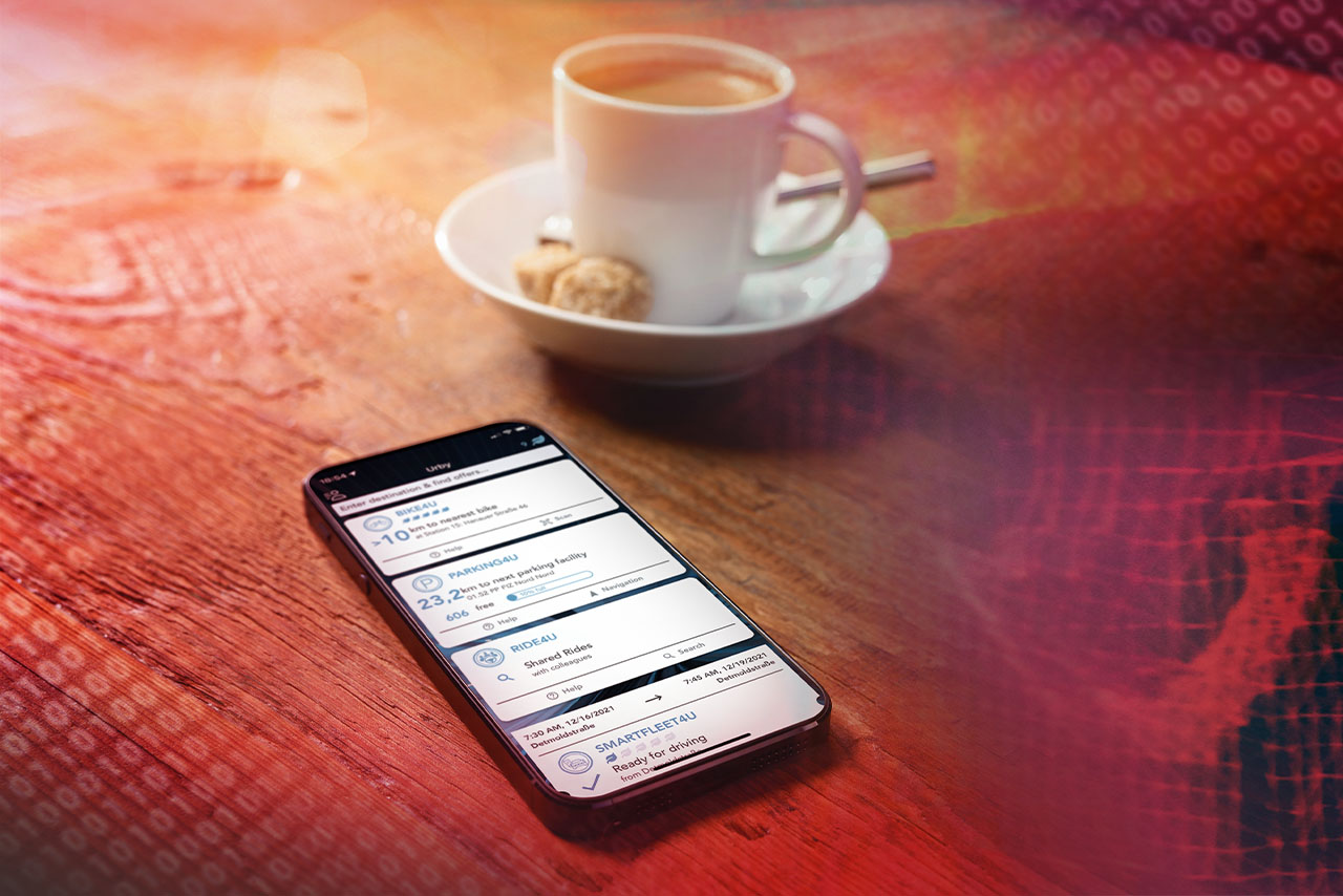 Ein Handy mit geöffneter Digital Fleet Solutions App.