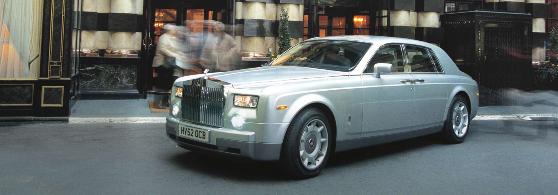 Rolls-Royce Motor Cars bringt den neuen Phantom auf den Markt.