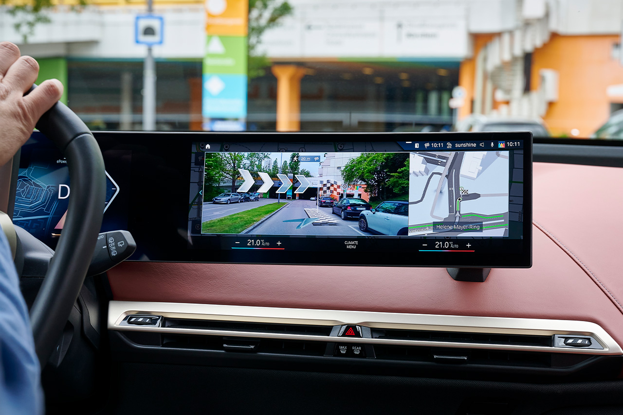 Assisted driving feature on the In-Car Display