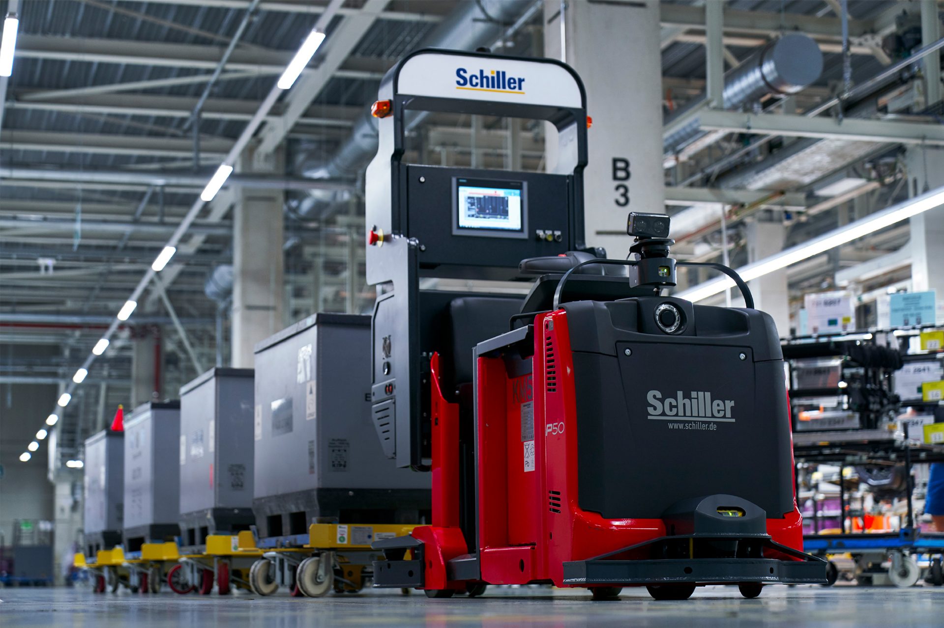 Autonomous tugger train at the Regensburg plant.