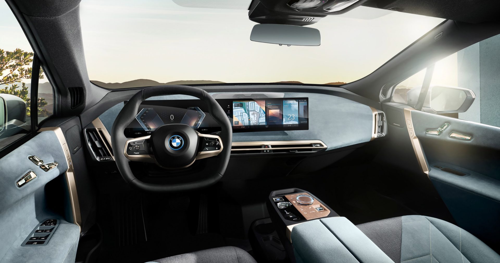 Moving into the future: next-generation BMW iDrive in the BMW iX.