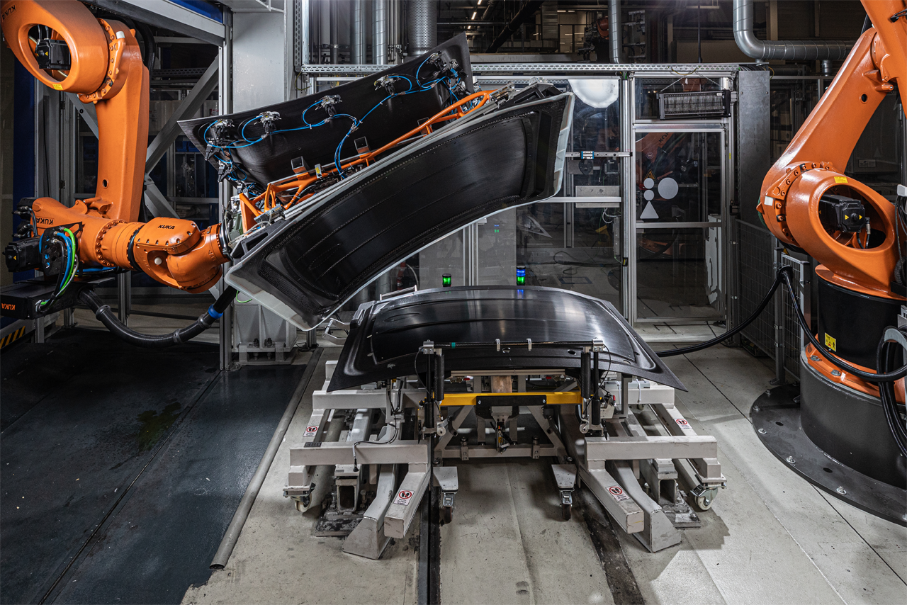 Robot gripper at BMW Group Plant Landshut